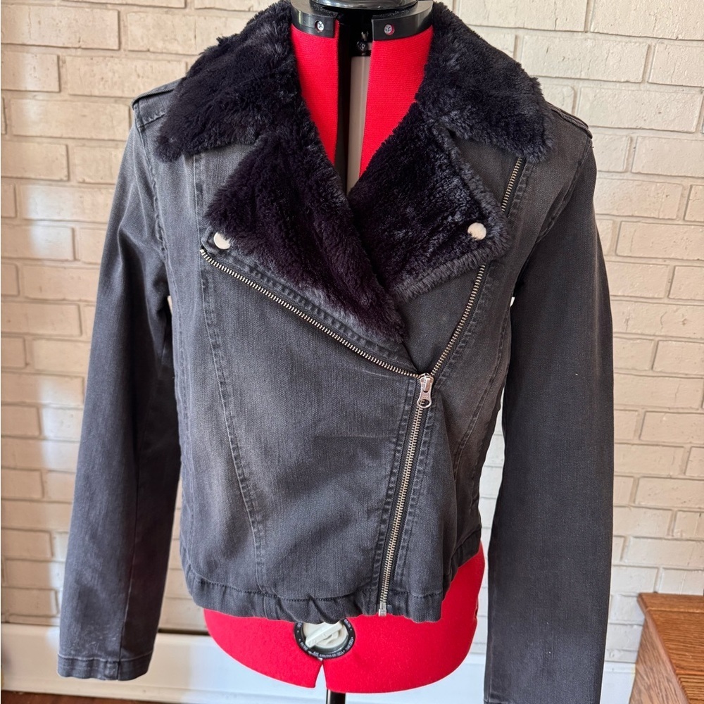 Jessica Simpson Women’s Black Faux Fur Collar Moto Jacket – Size Medium